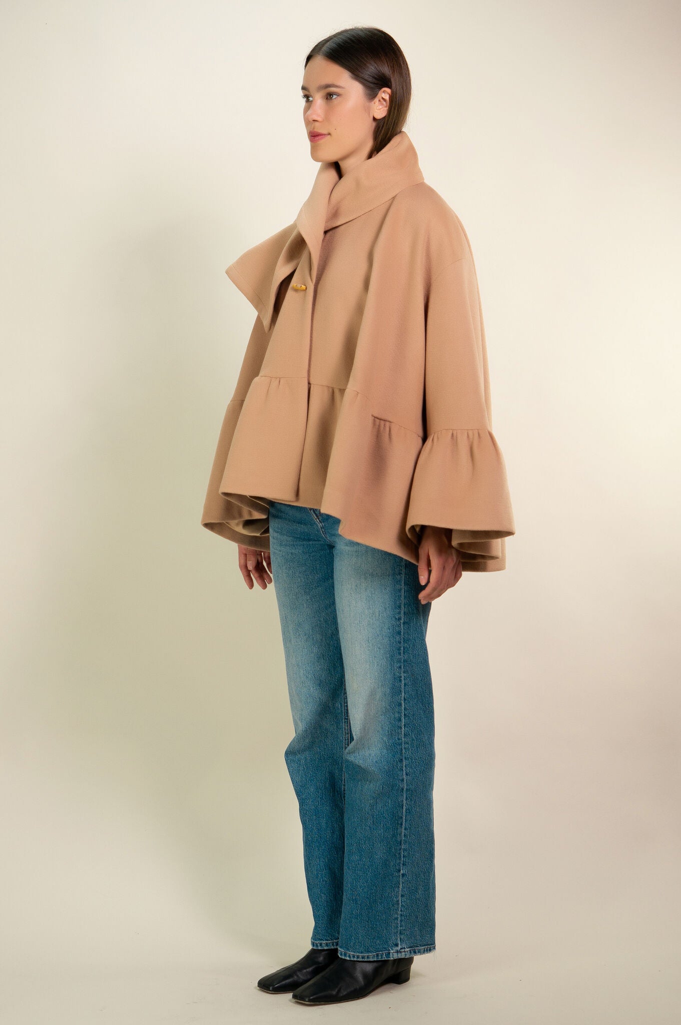 Camel Dzidra Cape