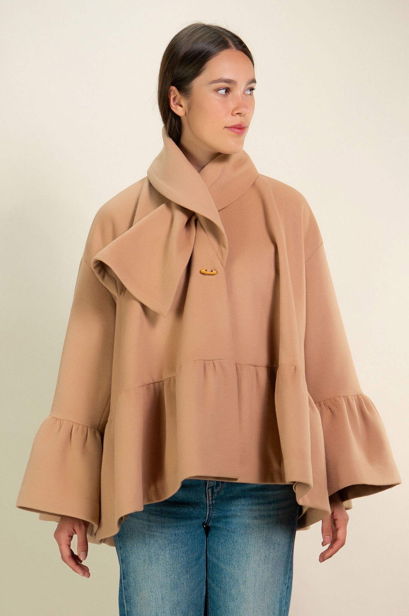 Camel Dzidra Cape
